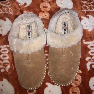 woman’s slippers